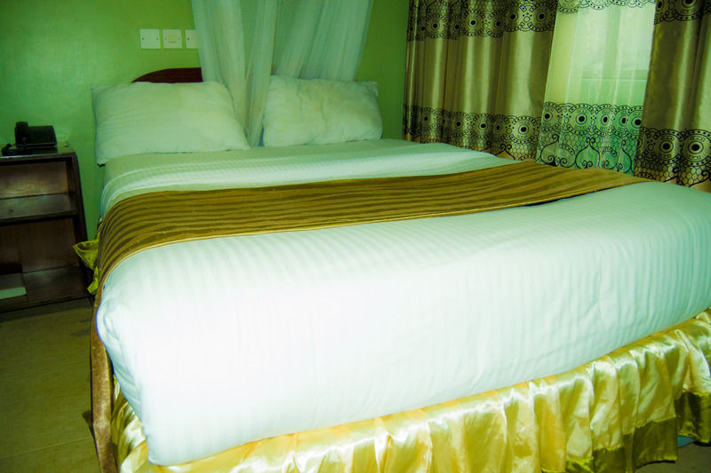 Royal City Dubai Complex Kisumu Kültér fotó