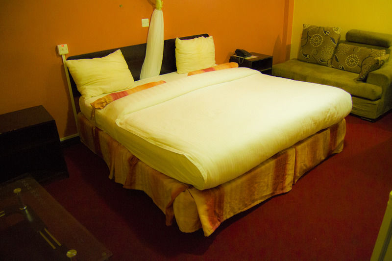 Royal City Dubai Complex Kisumu Kültér fotó