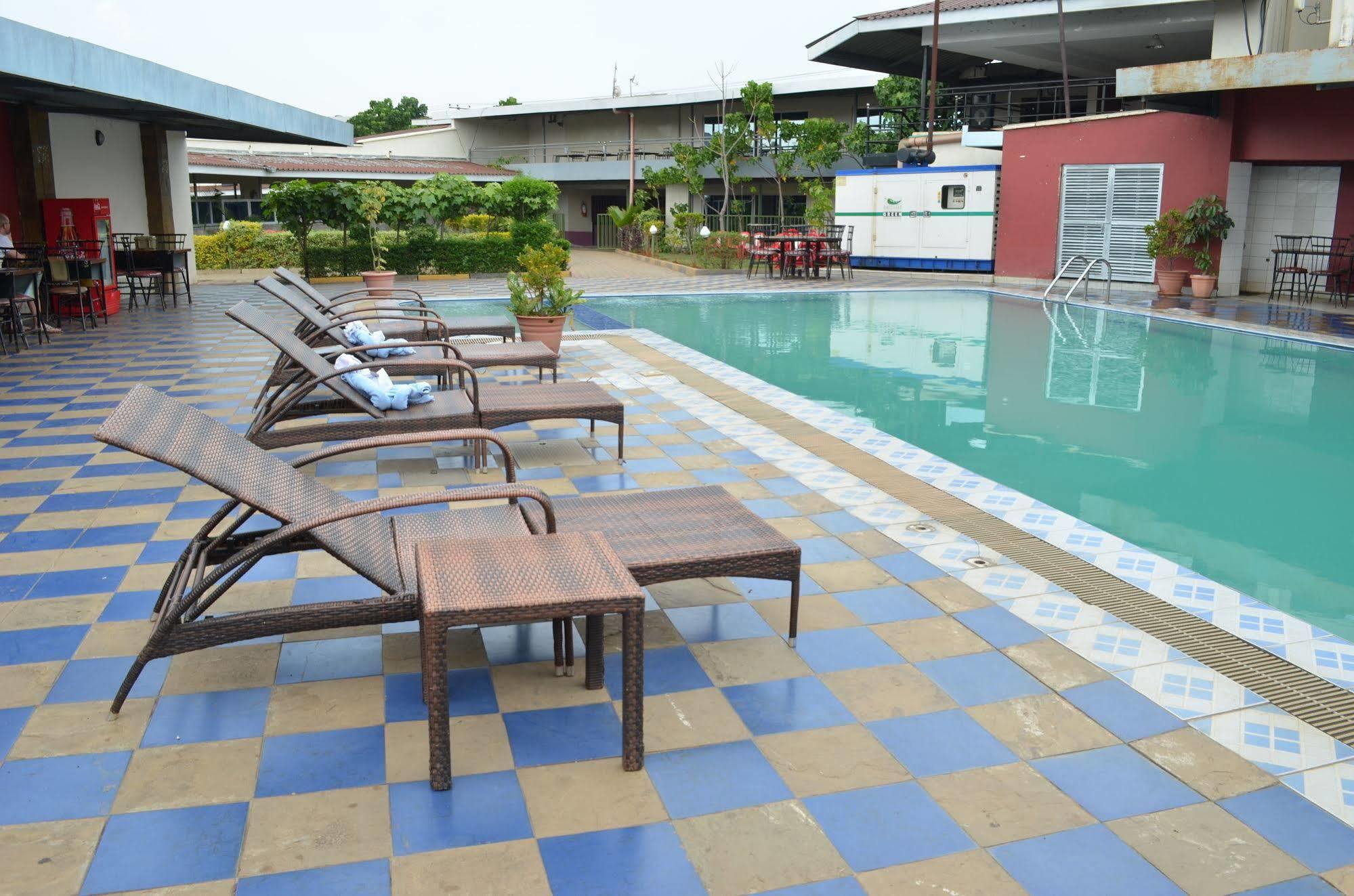 Royal City Dubai Complex Kisumu Kültér fotó