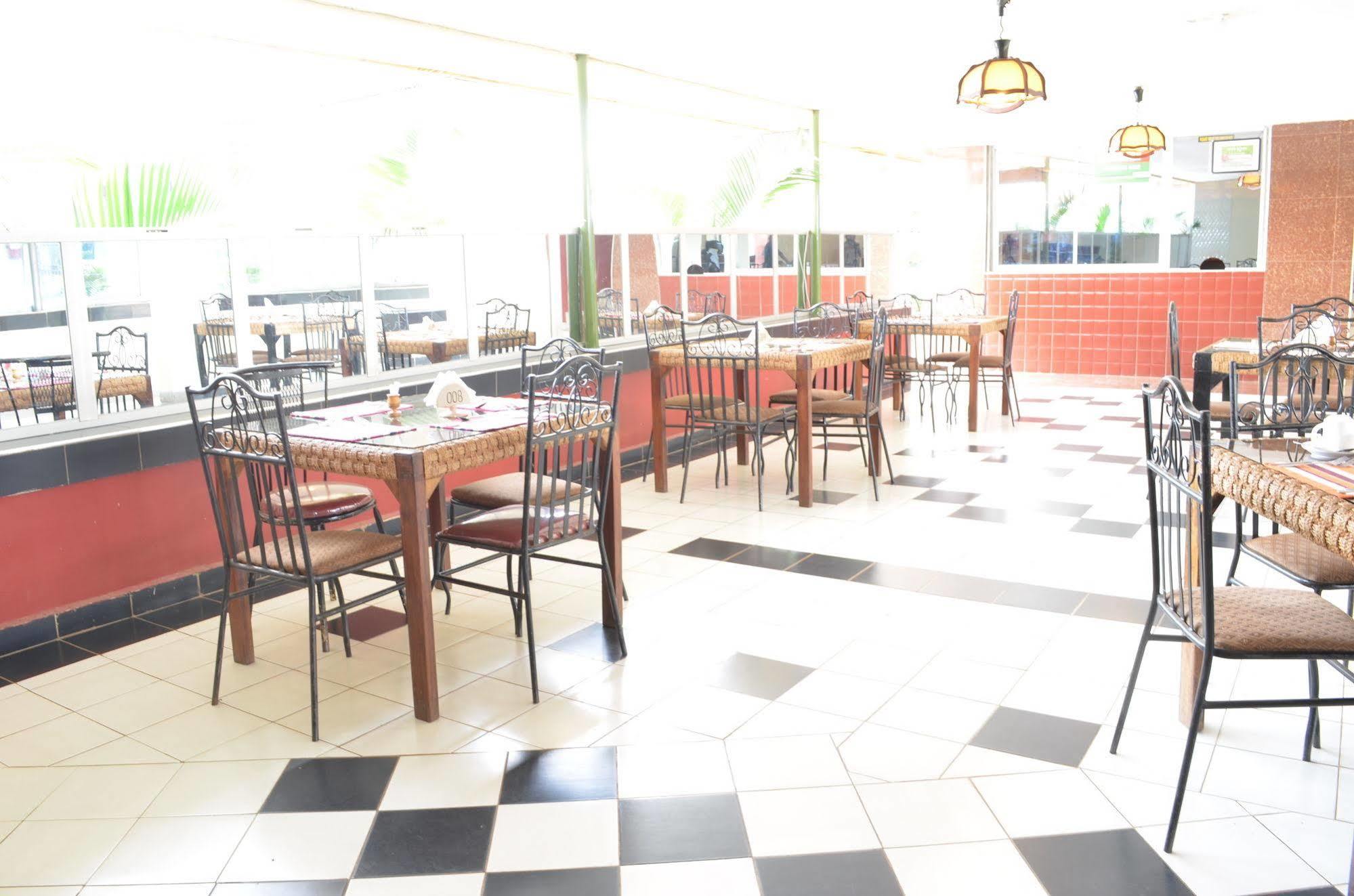 Royal City Dubai Complex Kisumu Kültér fotó