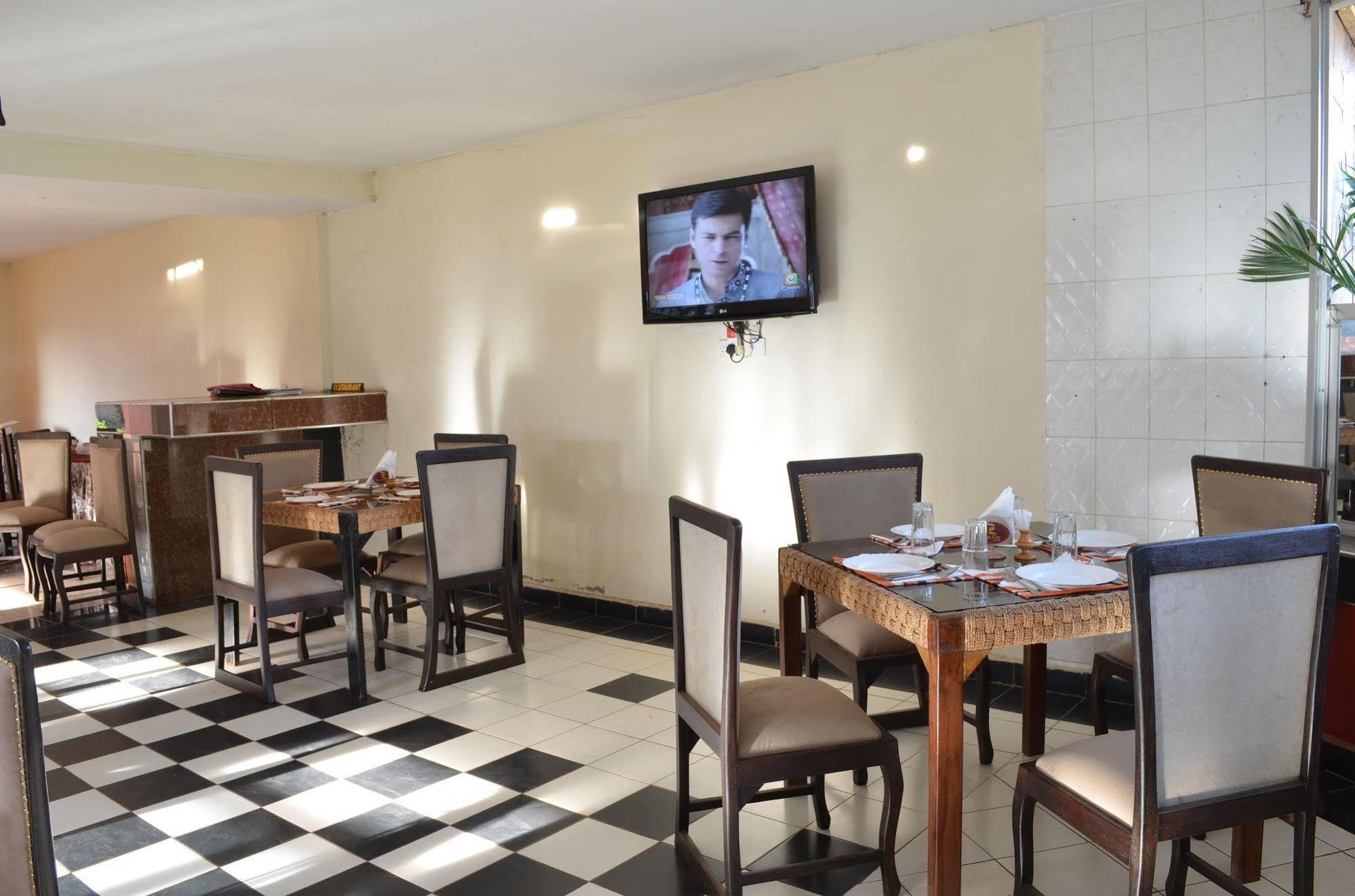 Royal City Dubai Complex Kisumu Kültér fotó