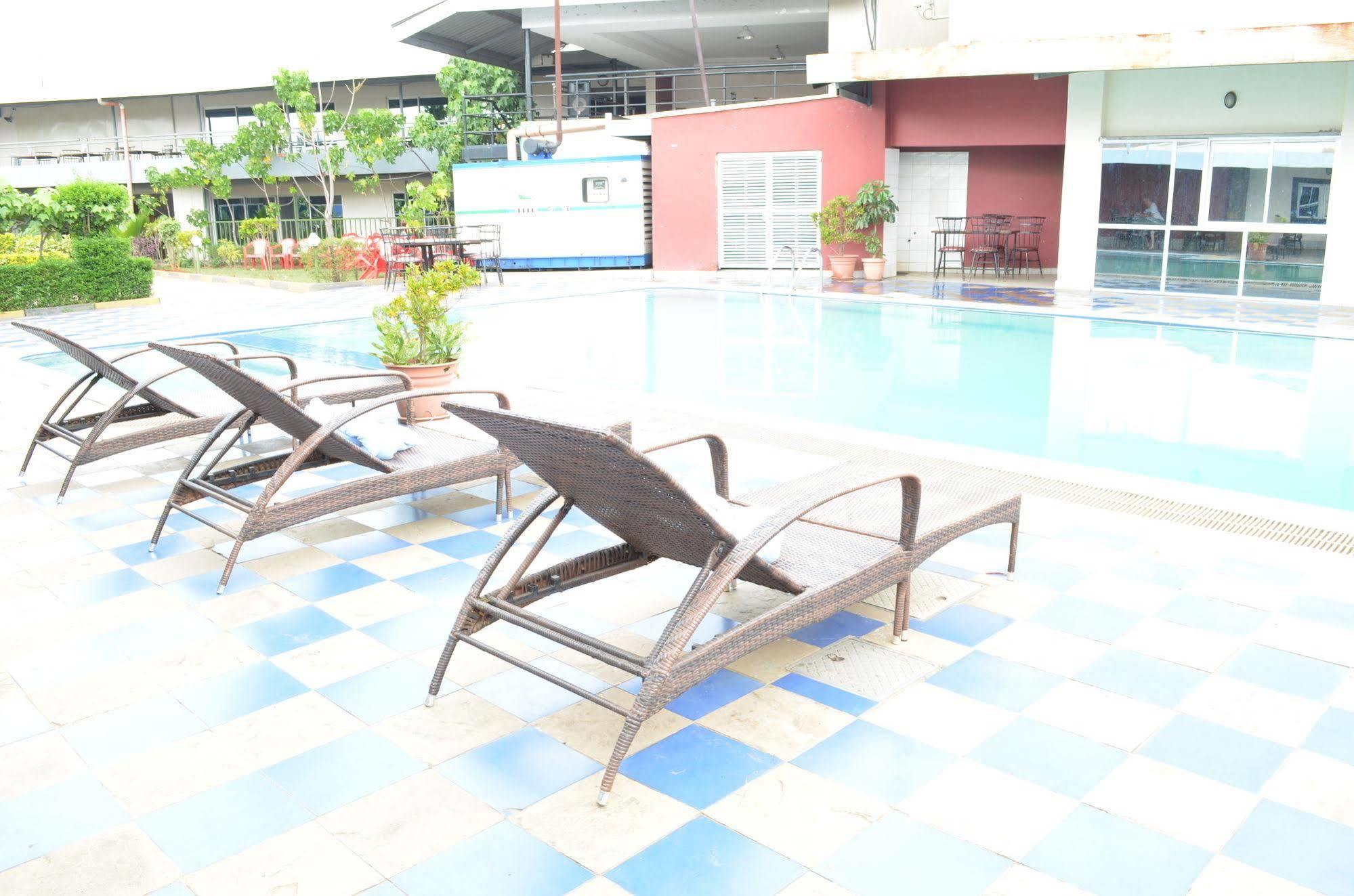 Royal City Dubai Complex Kisumu Kültér fotó