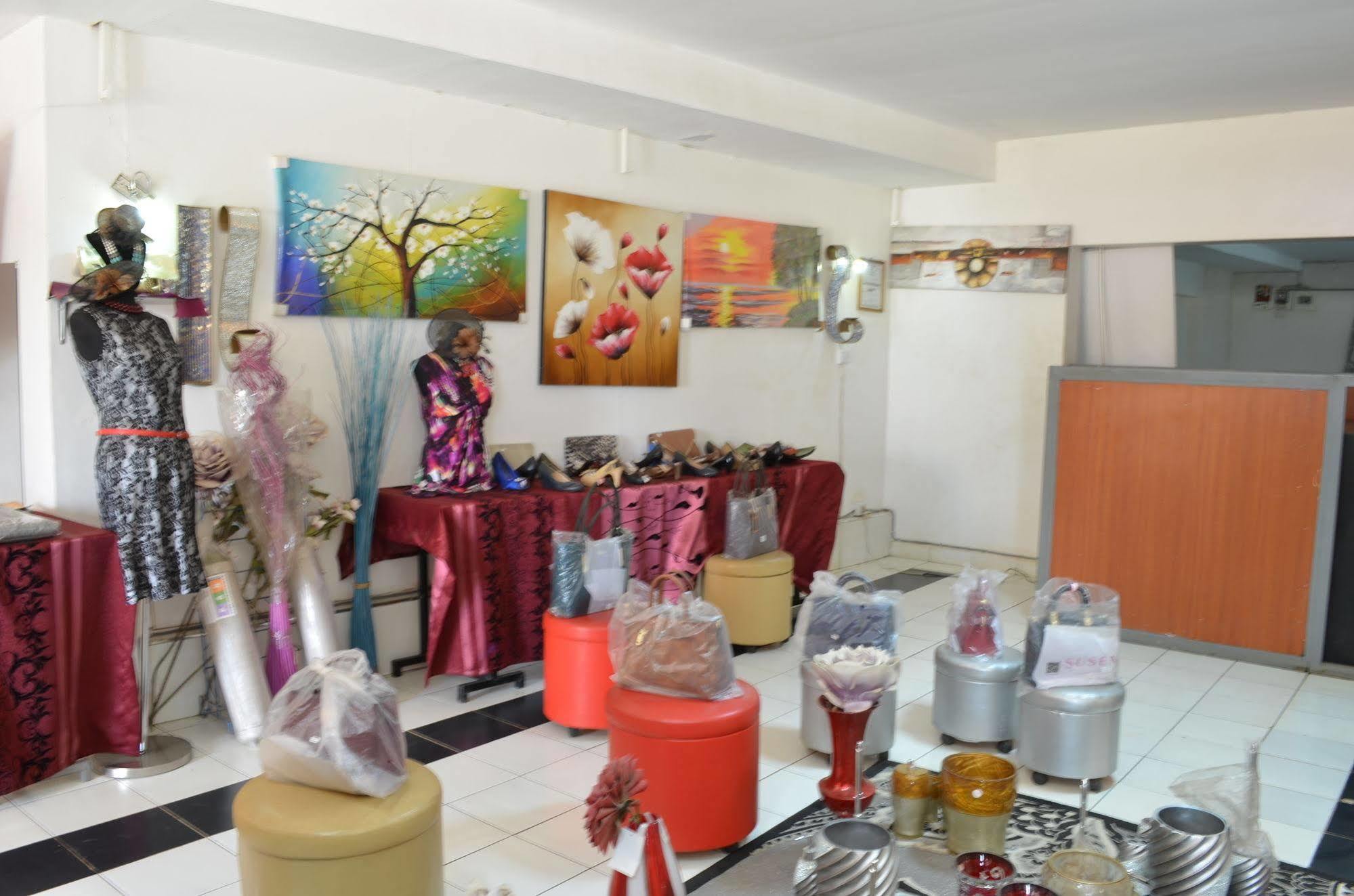 Royal City Dubai Complex Kisumu Kültér fotó