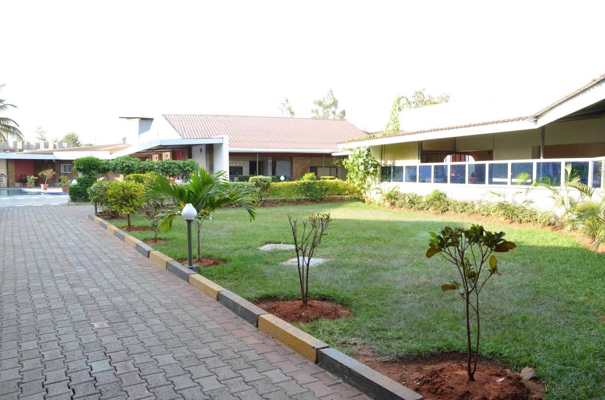 Royal City Dubai Complex Kisumu Kültér fotó